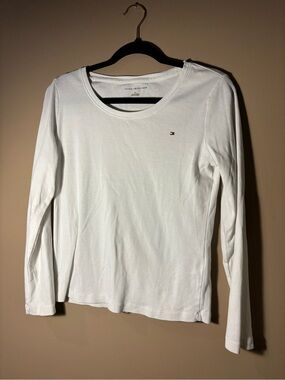 Tommy Hilfiger Women’s White Long-Sleeve Crewneck Tee with Small Flag Logo